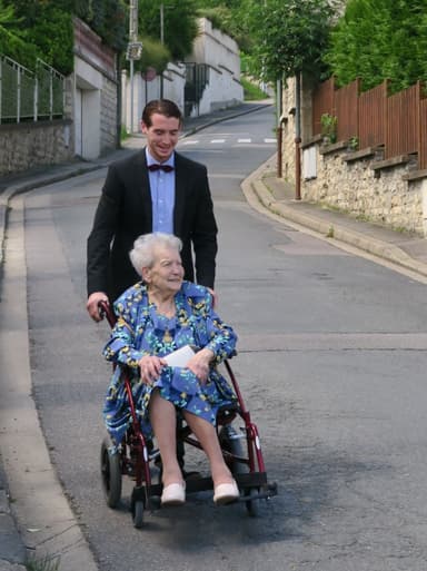Sébastien et sa grand-mère